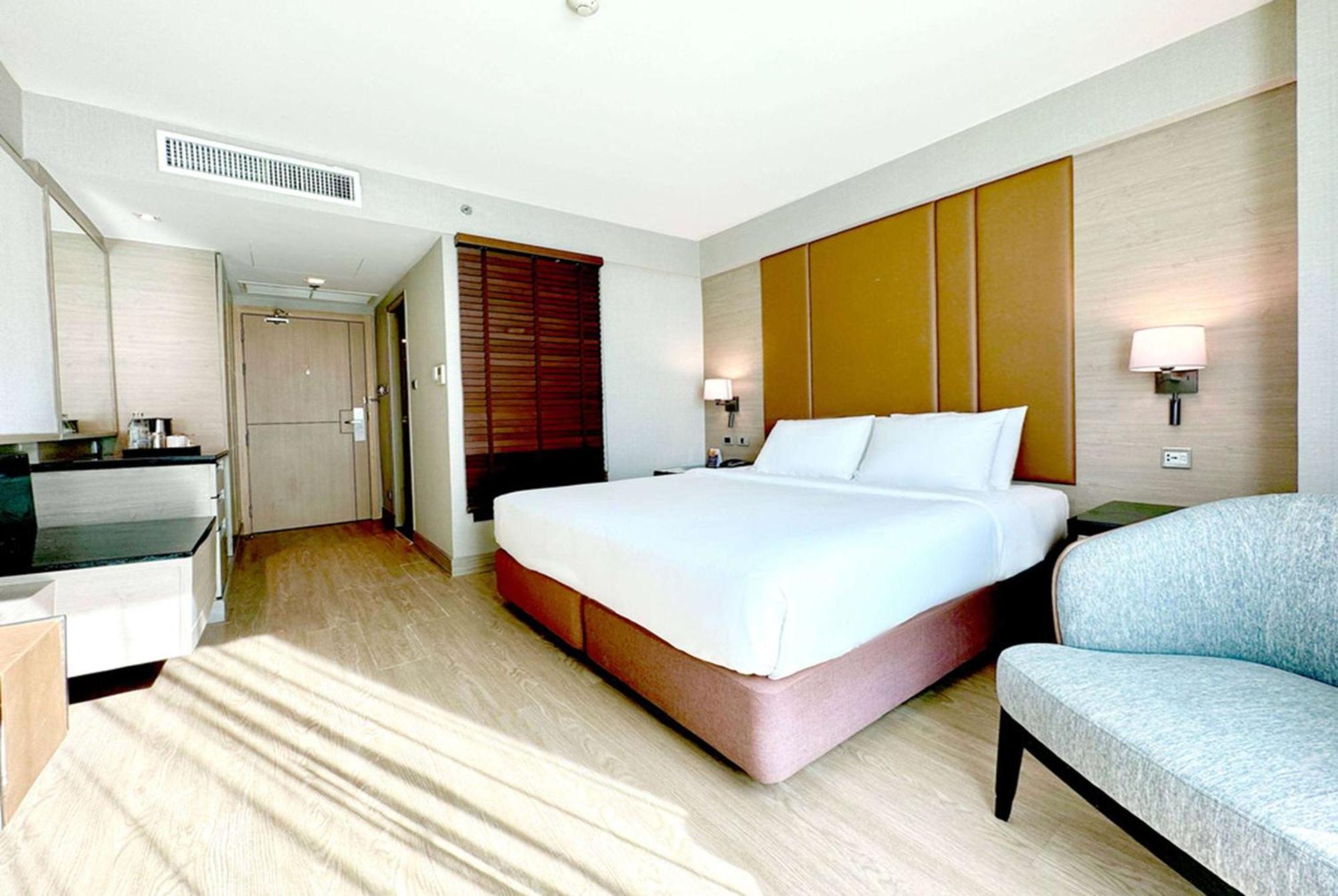 Ramada By Wyndham Bangkok Sukhumvit 11 Ξενοδοχείο Εξωτερικό φωτογραφία