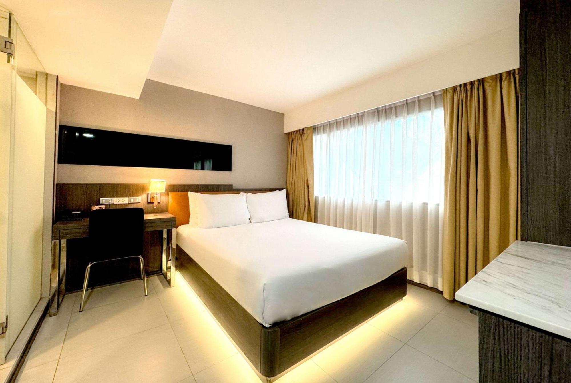 Ramada By Wyndham Bangkok Sukhumvit 11 Ξενοδοχείο Εξωτερικό φωτογραφία